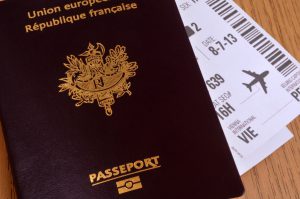 passeport biométrique et billets d'avions